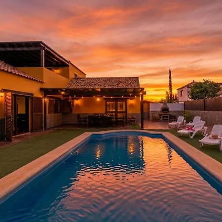 Joy Private Pool By Holidays * كوراليهو
